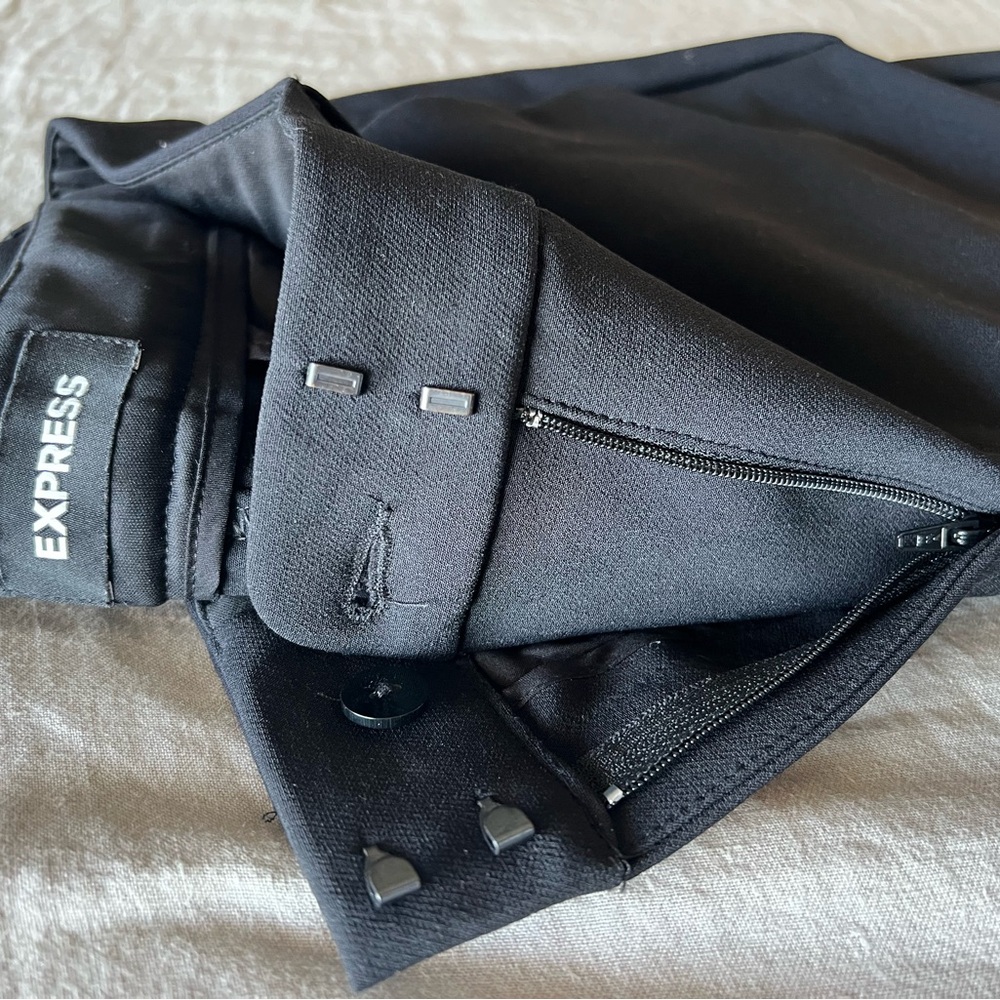 Express Editor Low Rise Bootcut Pant - Picture 3 of 7